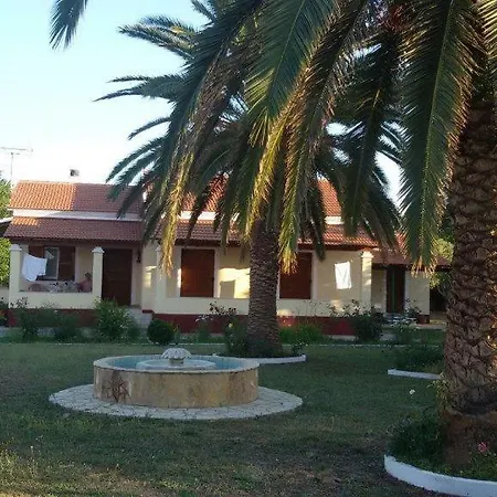 מלון דירות Adonis סידריון